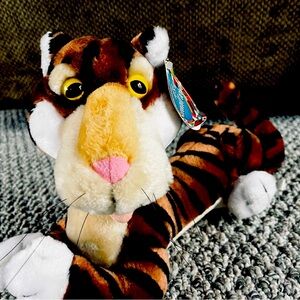 It’s a Small World Goebel Tiger